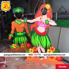 Standee mô hình người mẫu